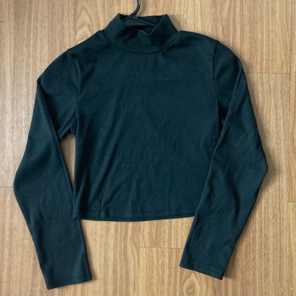 Black Cropped Turtleneck